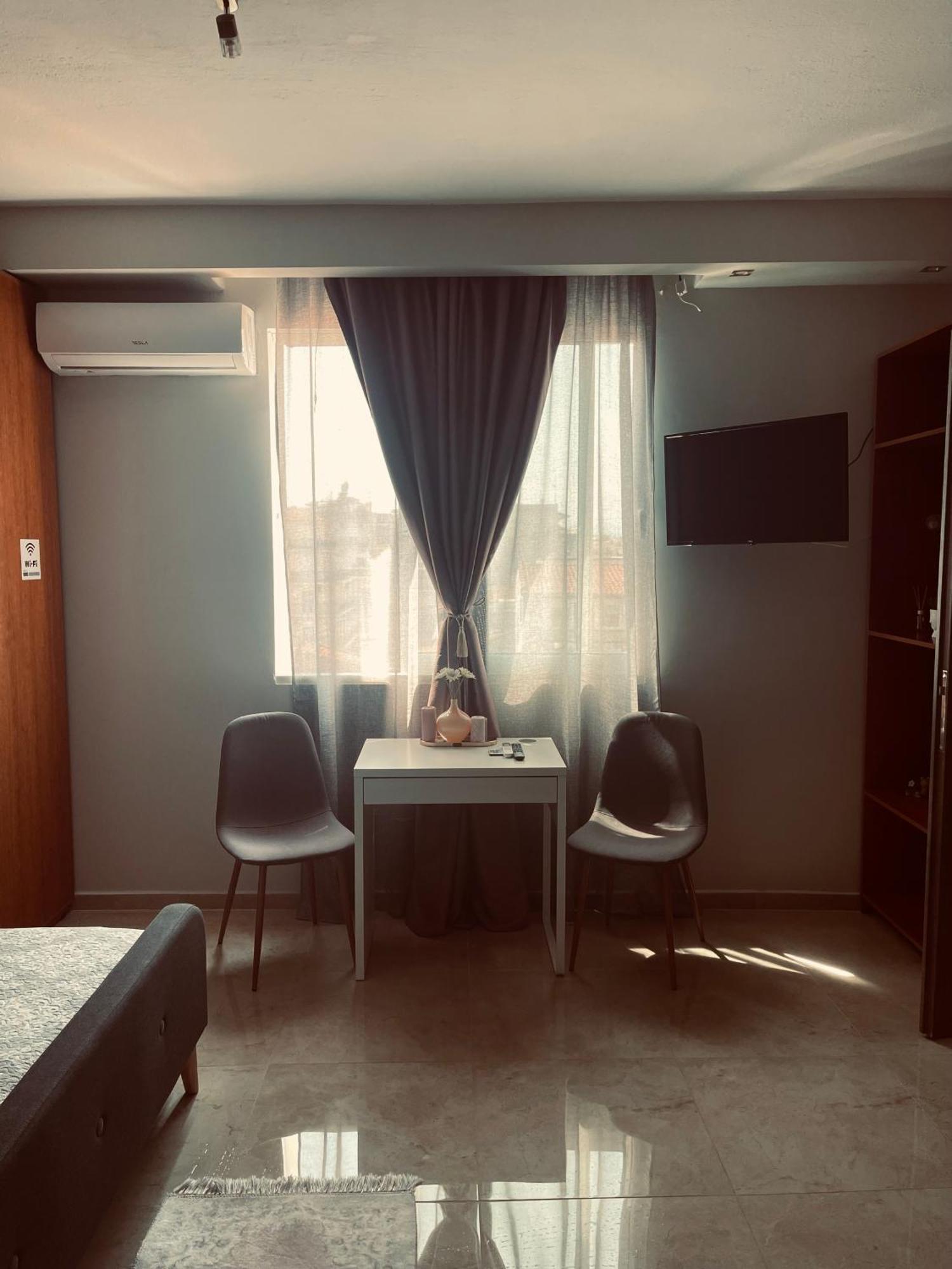Sunny 1 Apartment *